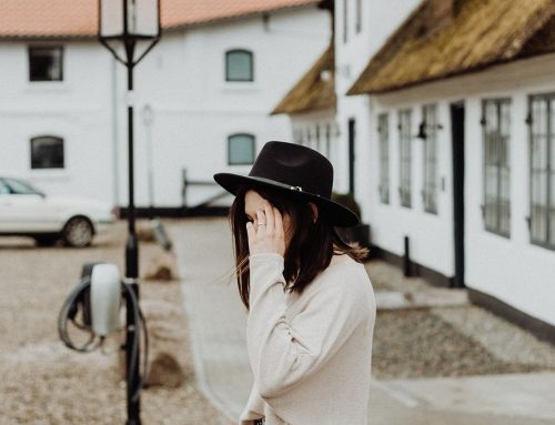 ¿Por qué se produce la caída y fragilidad en el cabello?