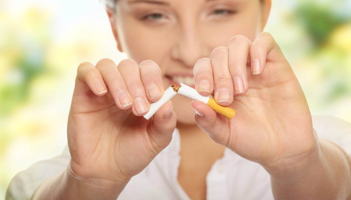 La relación entre fumar y la pérdida de cabello - Kmax España