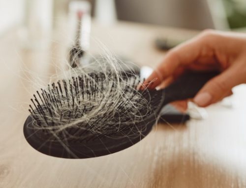Caída de cabello estacional: la rutina para estimular el crecimiento